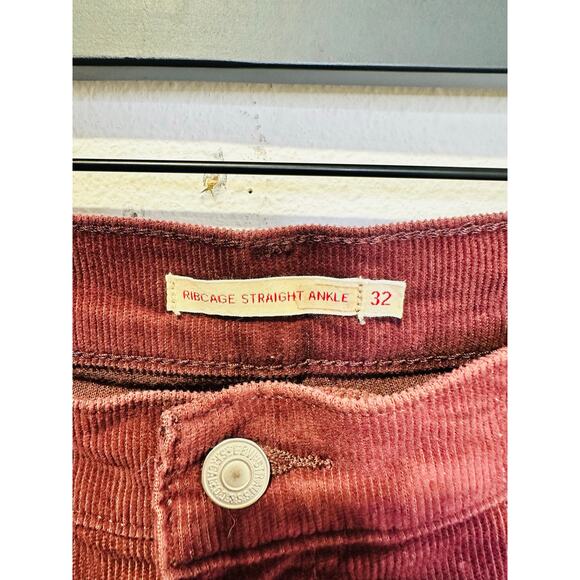 Levi's Red Maroon Denim Style High-Waisted Ribcage Ankle Jeans Size W32 L27 - Picture 10 of 16